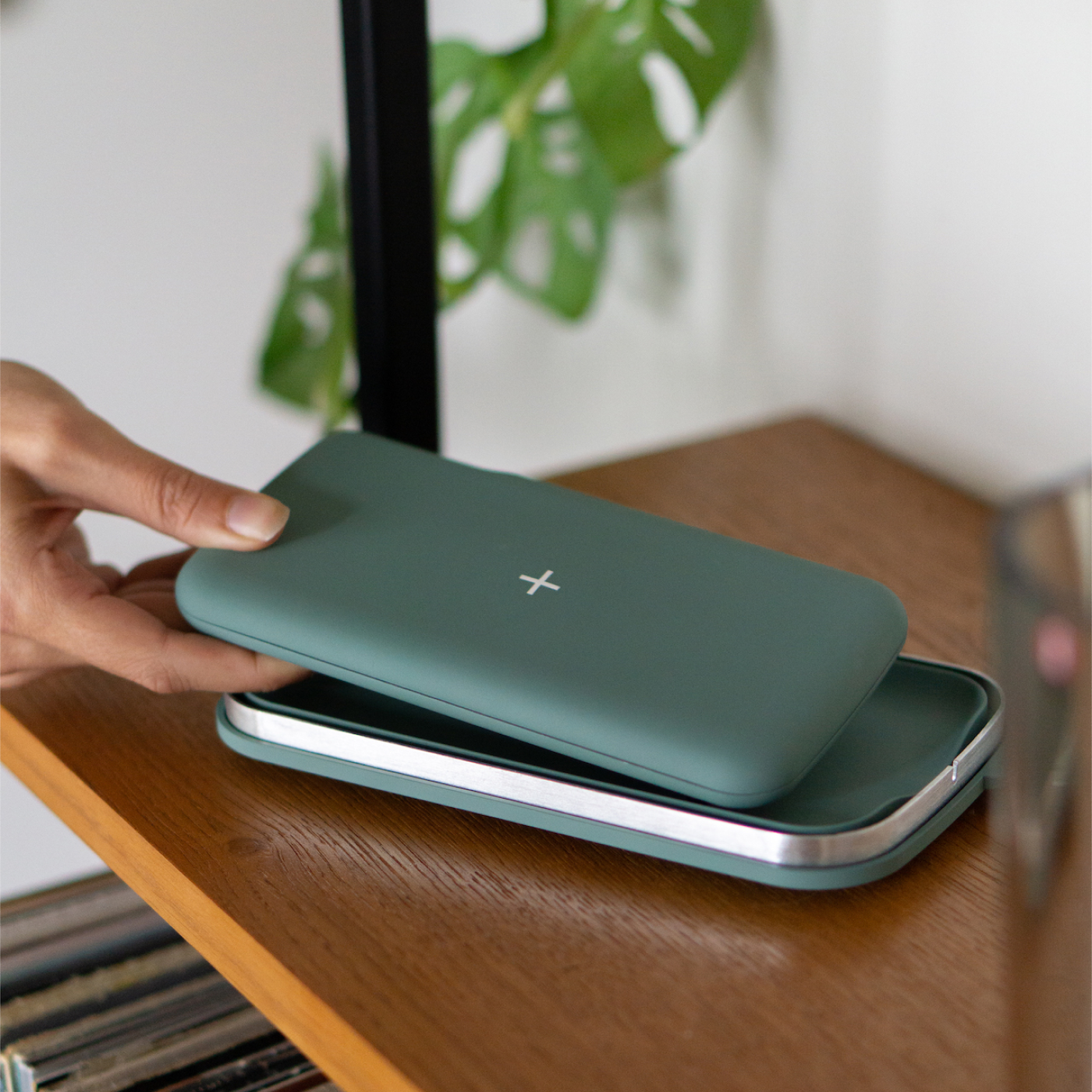 Stolp® Phone Charger Box Charging Station Green